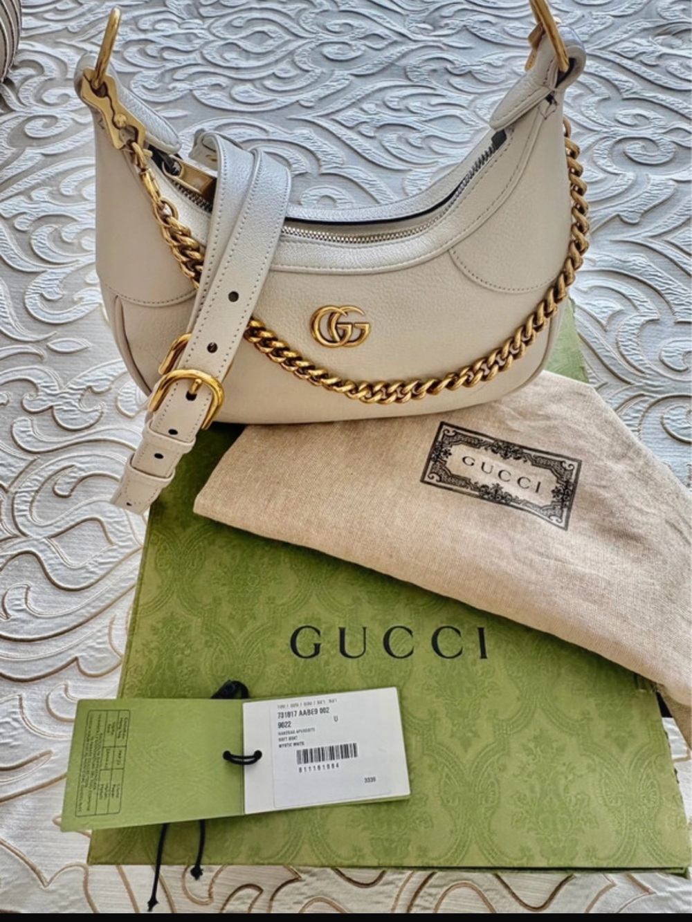 Gucci Ivory Aphrodite Leather Shoulder Bag with Gold Chain & Leather Strap